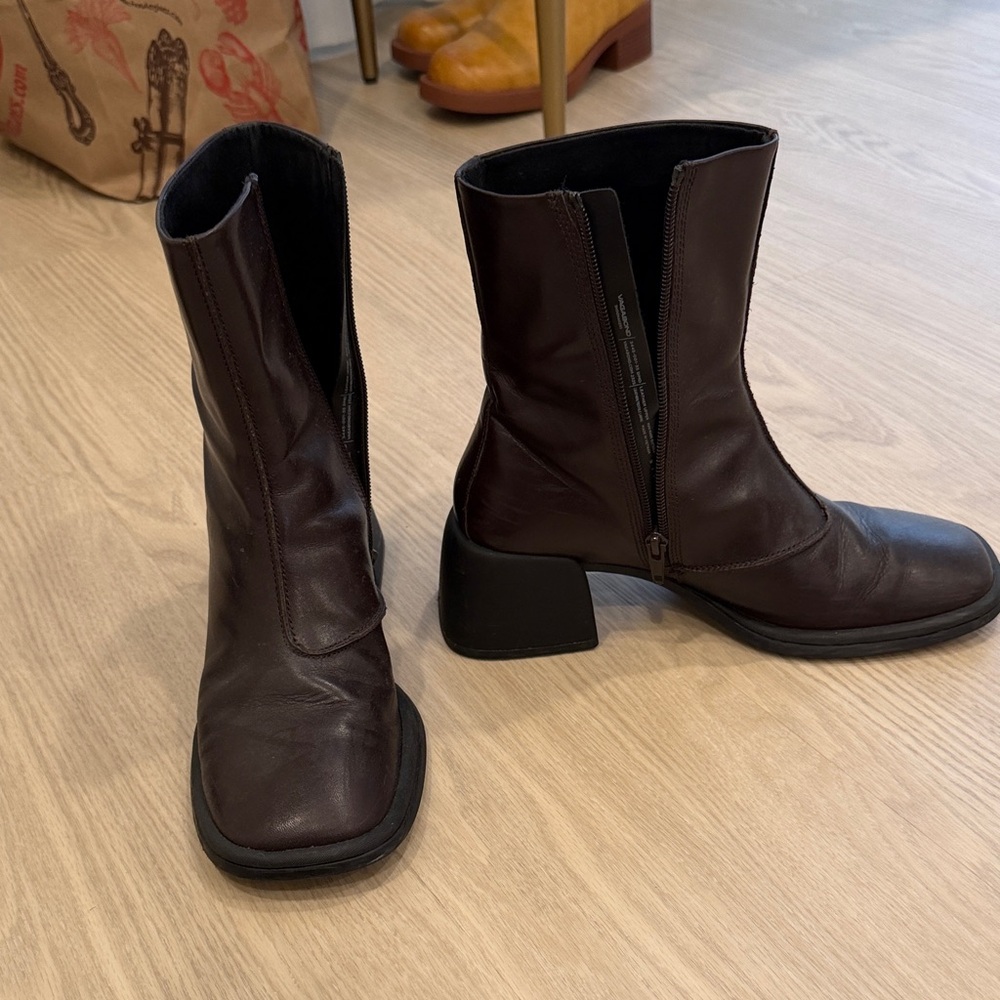 Vagabond brown boot - Picture 2 of 2